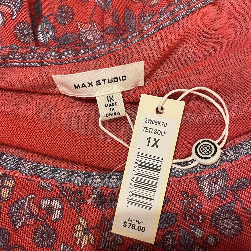 Max Studio‎ Red Floral Blouse - Picture 5 of 6